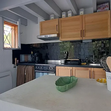 Maison Agreable A Avec Terrasse Et Parking - Fr-1-521-262 *