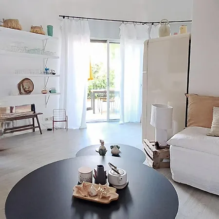 Semesterbostad Maison Agreable A Avec Terrasse Et Parking - Fr-1-521-262