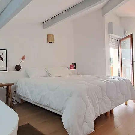 Maison Agreable A Avec Terrasse Et Parking - Fr-1-521-262 Feriehus *